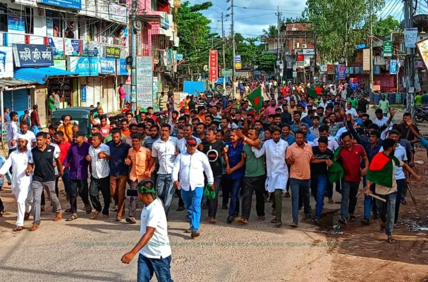  রামগড়ে বিজয় উল্লাস করছেন বিএনপি ও ছাত্র-জনতা