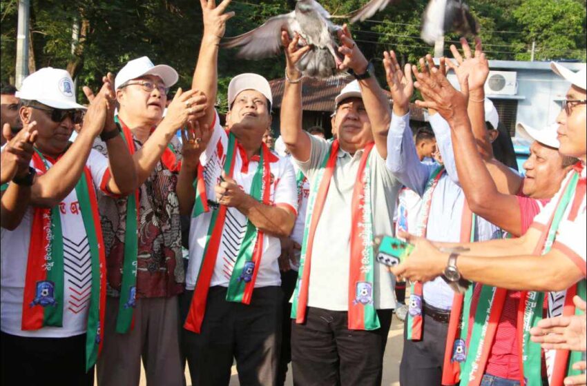  খাগড়াছড়িতে বর্ণাঢ্য আয়োজনে বাঁশরী ওয়াদুদ ফুটবল টুর্নামেন্ট ‘র উদ্বোধন