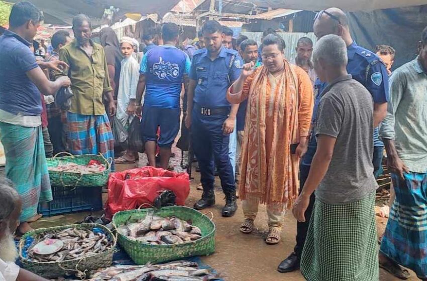  রামগড় বাজারে মনিটরিং ও ভ্রাম্যমাণ আদালতের জরিমানা