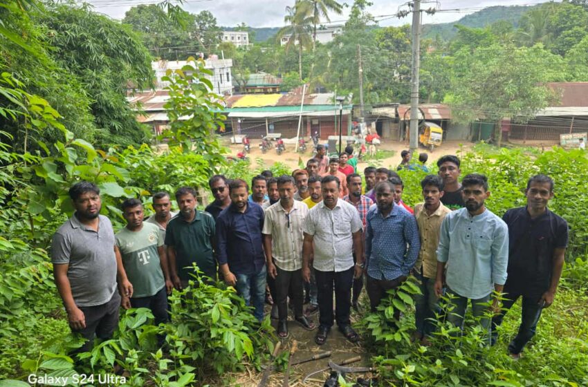 খাগড়াছড়িতে স্বেচ্ছাশ্রমে কবরস্থান পরিষ্কারে পৌর যুবদল